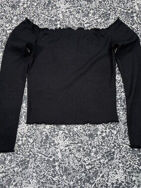 🖤 Fashion Nova size L black off-shoulder ribbed knit long sleeve top